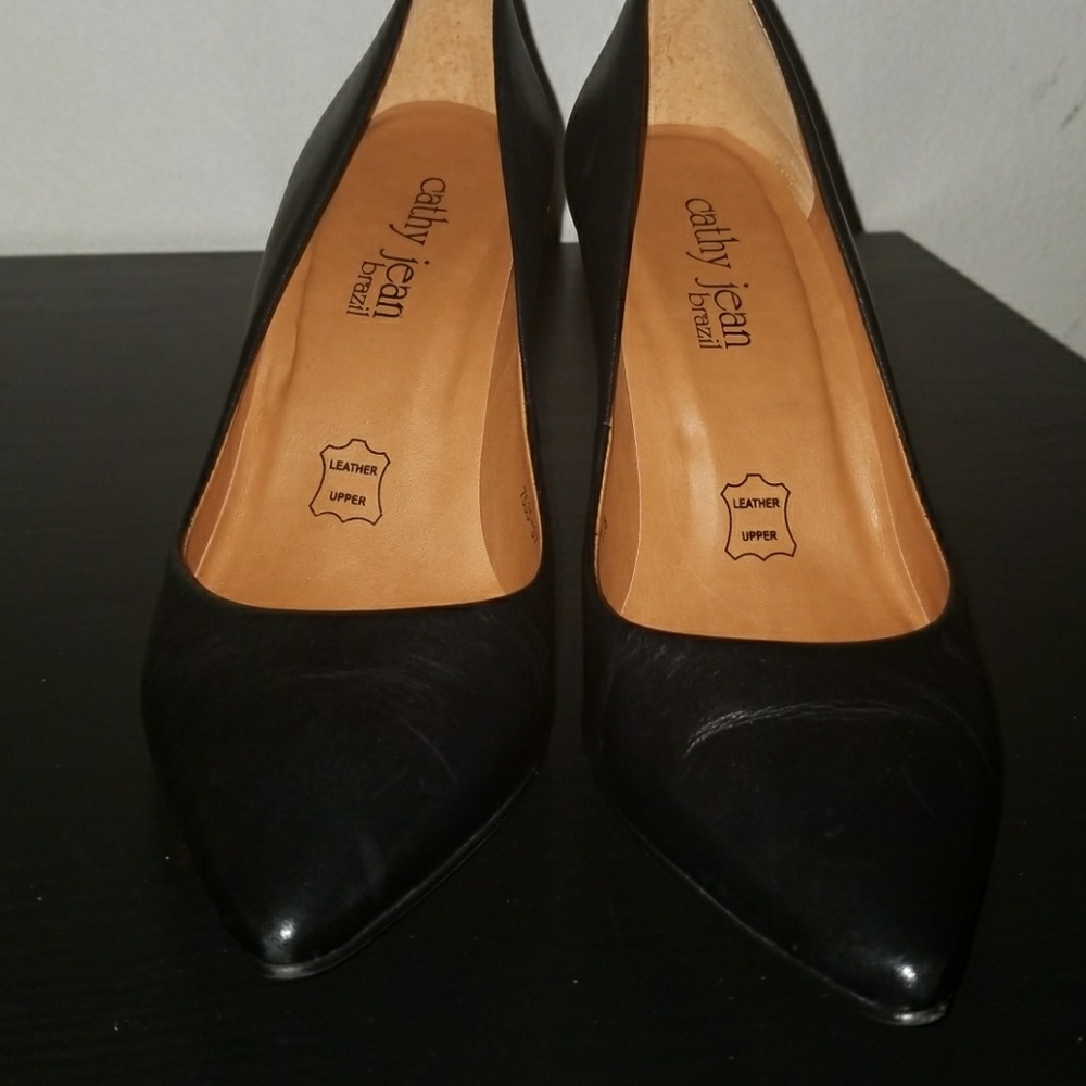 Black  leather pumps